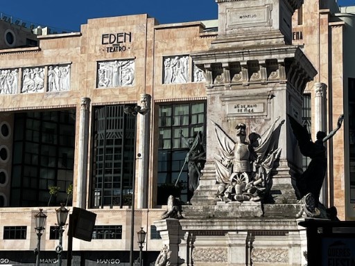 Morning walk down the Avenue